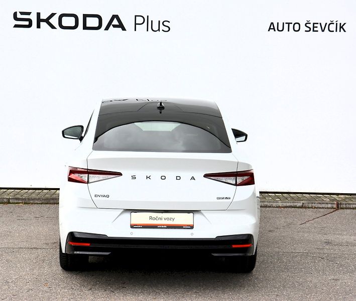 Škoda Enyaq (2025) SPORTLINE 63 kWh 150 KW - fotka 9 z 20