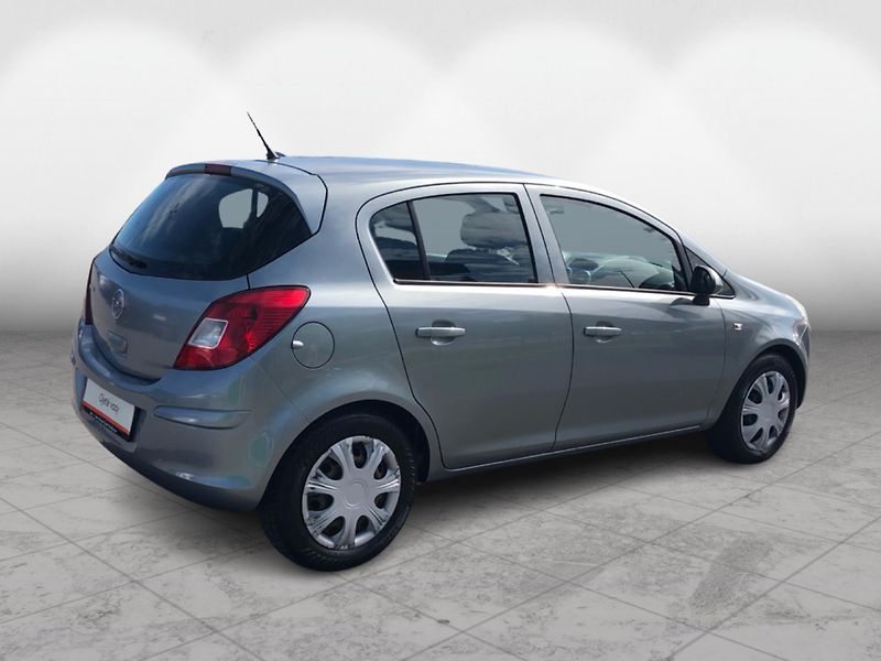 Opel Corsa 1.2 - fotka 2 z 27