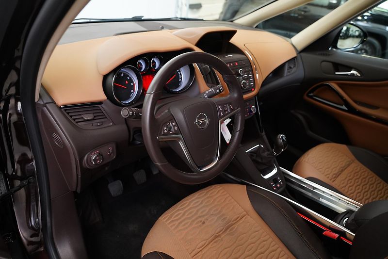 Opel Zafira - fotka 14 z 30