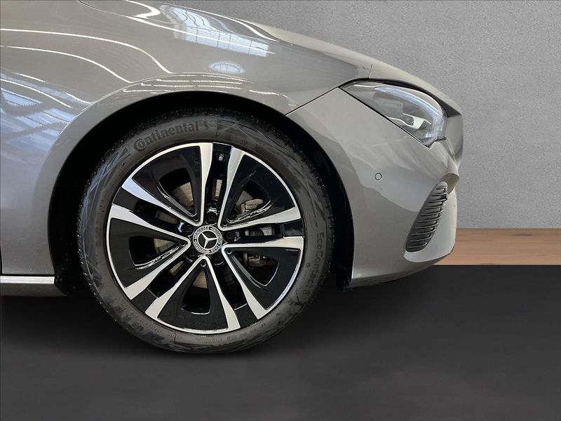 Mercedes-Benz CLA 180 d Shooting Brake Progressi - fotka 21 z 21