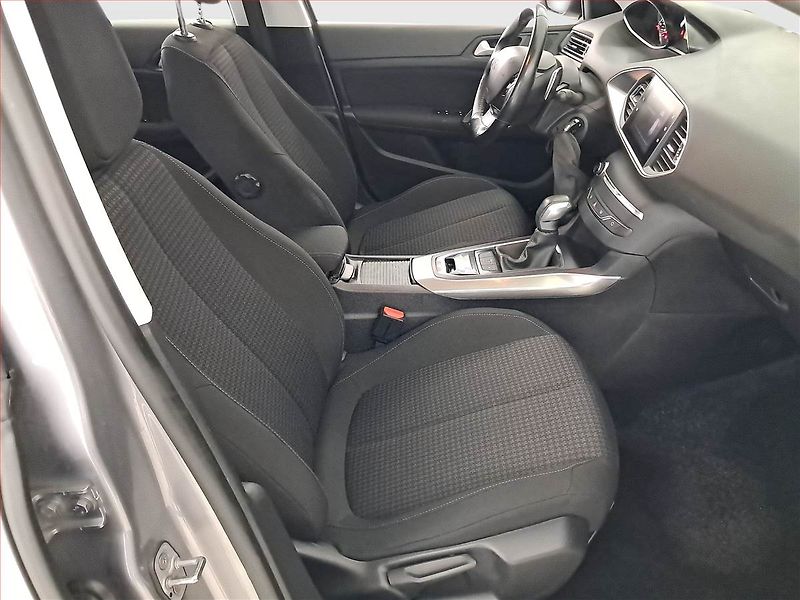 Peugeot 308 (2019) 1.5 BlueHDi, Automat - fotka 9 z 18