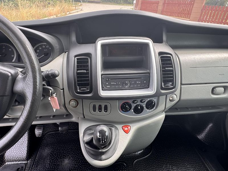 Opel Vivaro 2.0CDTI 84Kw L2 - 9.Mist - fotka 8 z 17