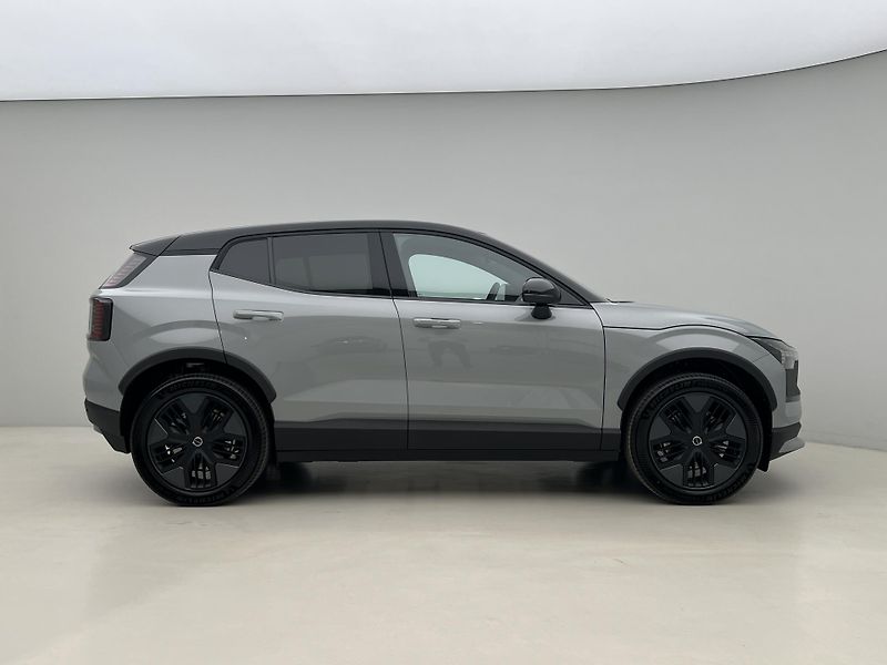 Volvo EX30 CC P5 RWD LONG RANGE PLUS - fotka 12 z 47