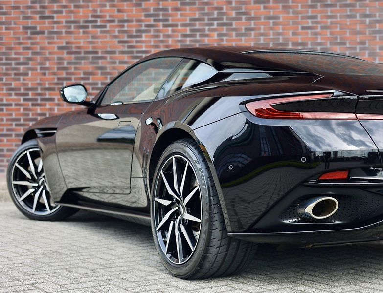 Aston Martin DB11 (2020) 4.0 V8 375KW - fotka 4 z 45