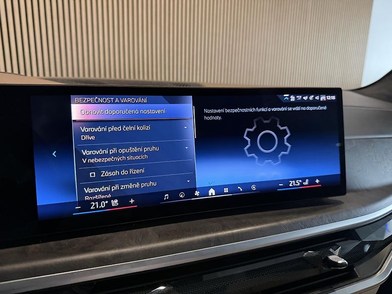 BMW X7 40d M Tažné Masáž Pano Záruka - fotka 34 z 48