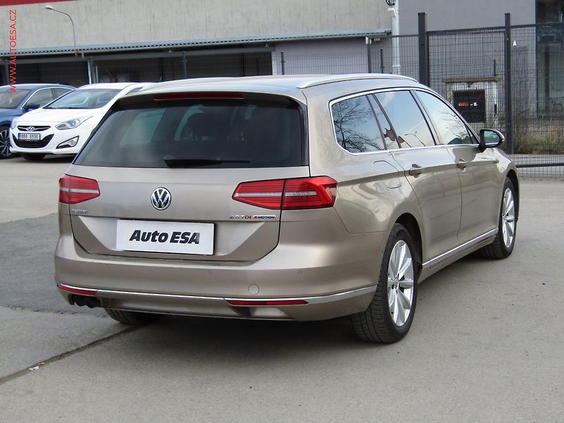 Volkswagen Passat (2016) 2.0 TDi, ČR, Highline, DSG - fotka 4 z 20