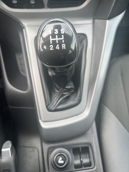 Ford Focus 1.6i KLIMATIZACE NAVI ALU KOLA - fotka 24 z 42