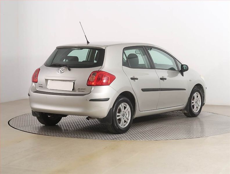 Toyota Auris (2009) 1.3 Dual VVT-i, Park. senzory - fotka 5 z 15