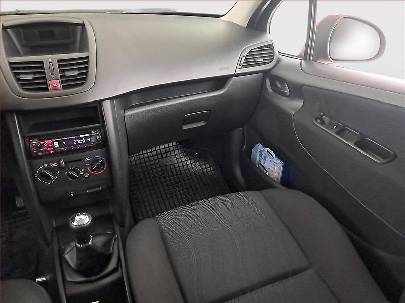 Peugeot 207 (2008) 1.4, nová STK, jezdí výborně - fotka 8 z 15