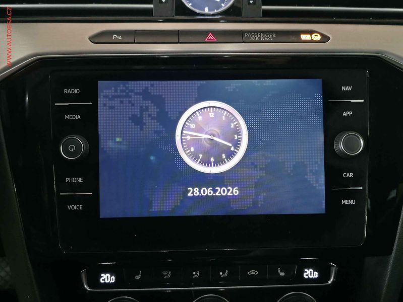 Volkswagen Passat (2018) 2.0TDi, ČR, DSG, navi, LED - fotka 17 z 21