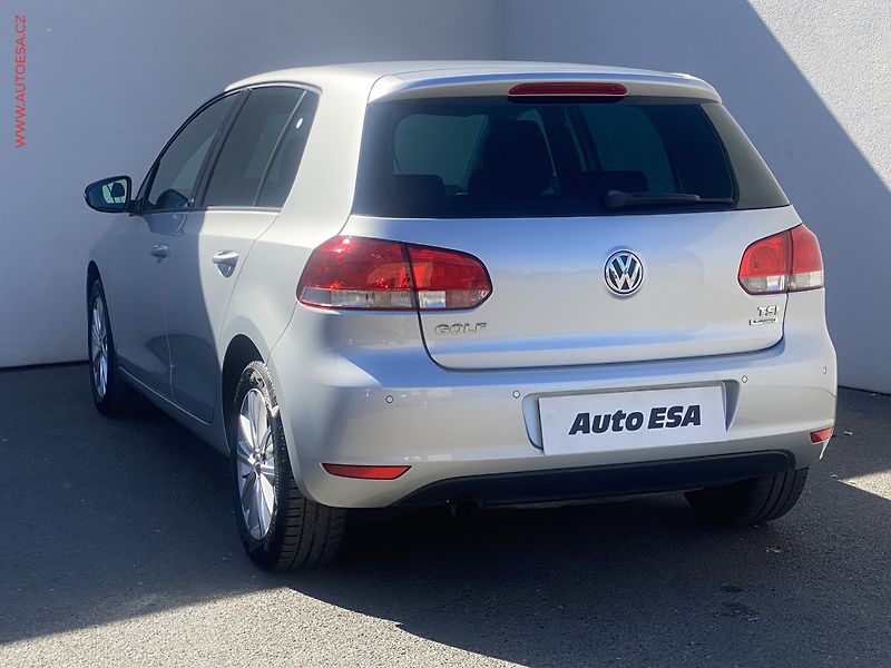 Volkswagen Golf (2011) 1.2 TSi, Style - fotka 6 z 17