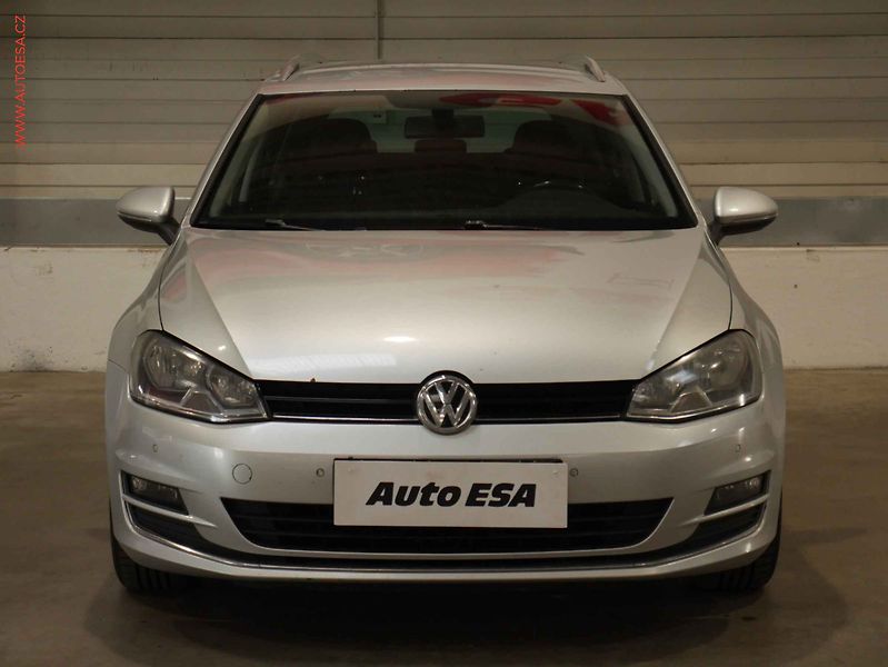Volkswagen Golf (2015) 1.6TDI, ČR, navi, autoAC - fotka 2 z 19