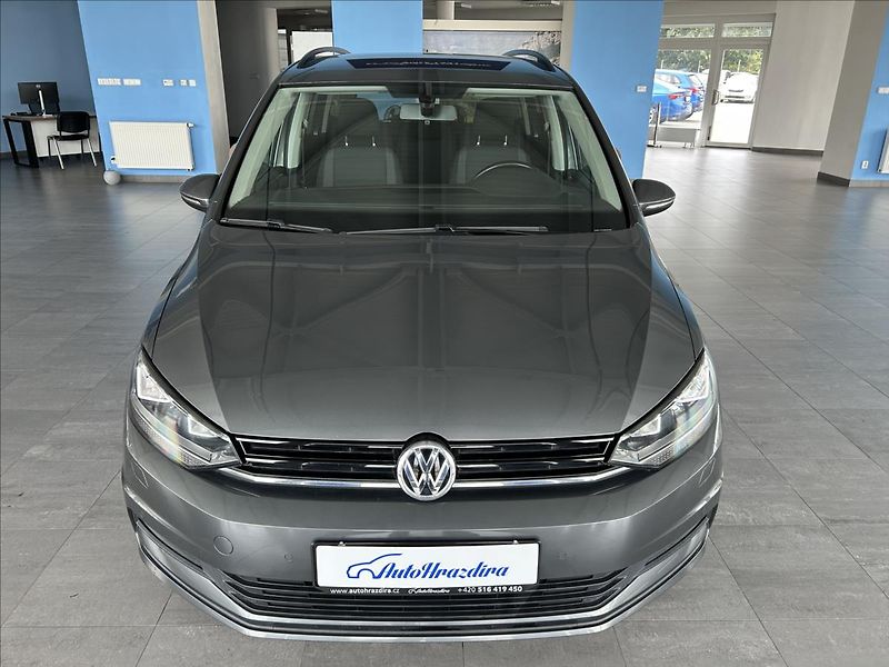 Volkswagen Touran 1,2   TSI 81kW,2.MAJ,SERVISKA - fotka 2 z 22