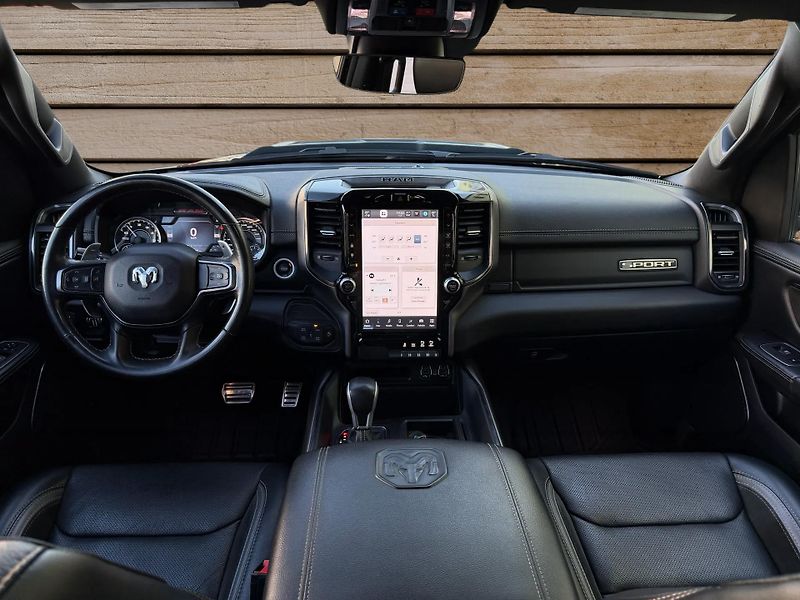Dodge RAM (2022) +HEMI+GT/SPORT+INDIVIDUAL+ - fotka 23 z 29
