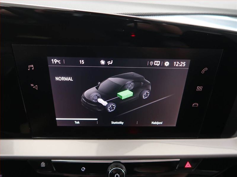 Opel Mokka (2022) Electric 50 kWh, SoH 92% - fotka 18 z 22