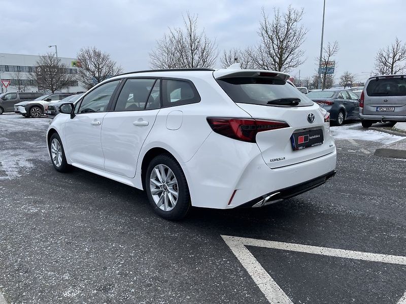 Toyota Corolla 1.8HEV ComfortTech odběr ihned - fotka 7 z 30