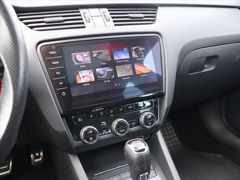 Škoda Octavia 2,0 TDI RS 4x4 DSG Virtual LED - fotka 16 z 26