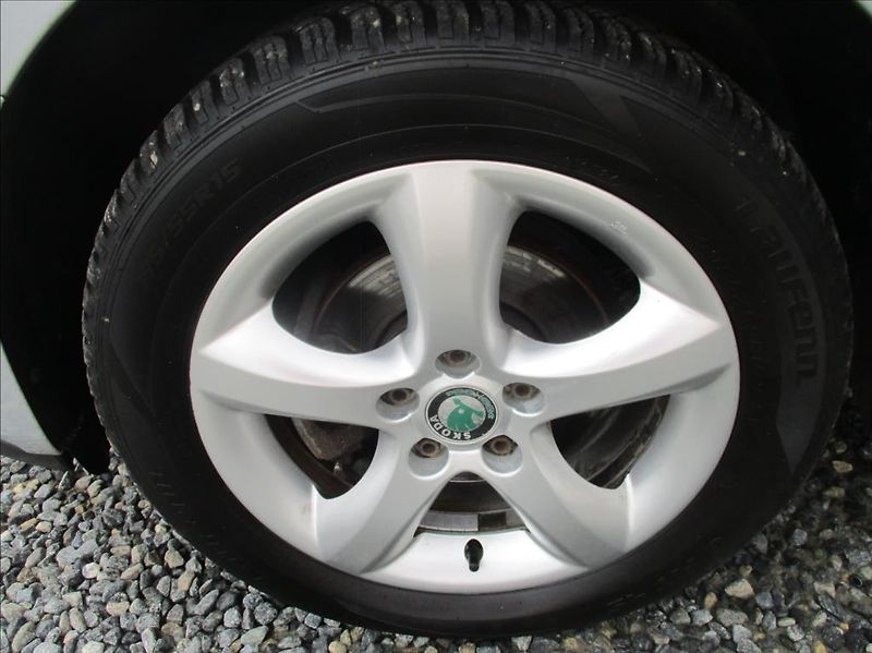 Škoda Roomster 1,4 i 16V, digiklima,serviska, - fotka 25 z 32