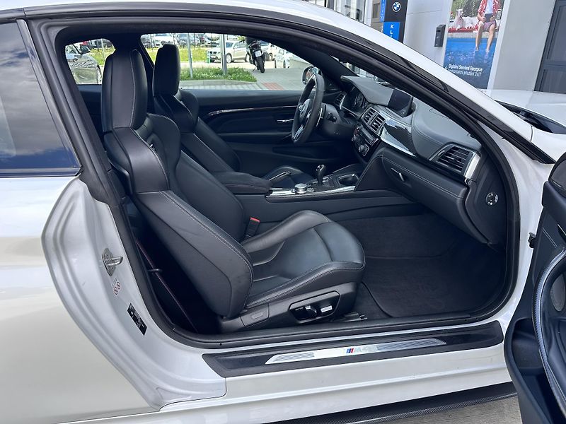BMW M4 Competition M-Performance - fotka 8 z 25