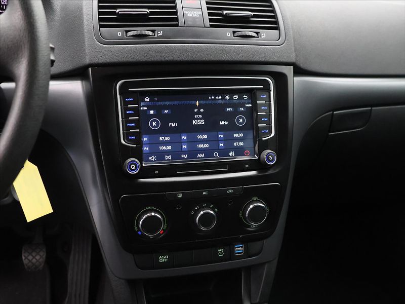 Škoda Yeti 1,2 TSI 77kW Klima Tažné 1.Maj - fotka 17 z 26