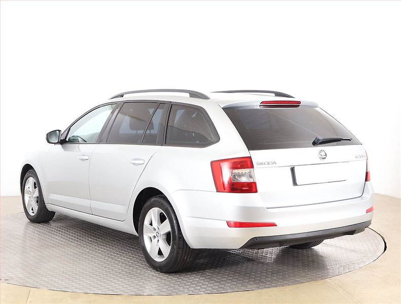 Škoda Octavia (2016) 1.6 TDI, Serv.kniha, Tempomat - fotka 4 z 17