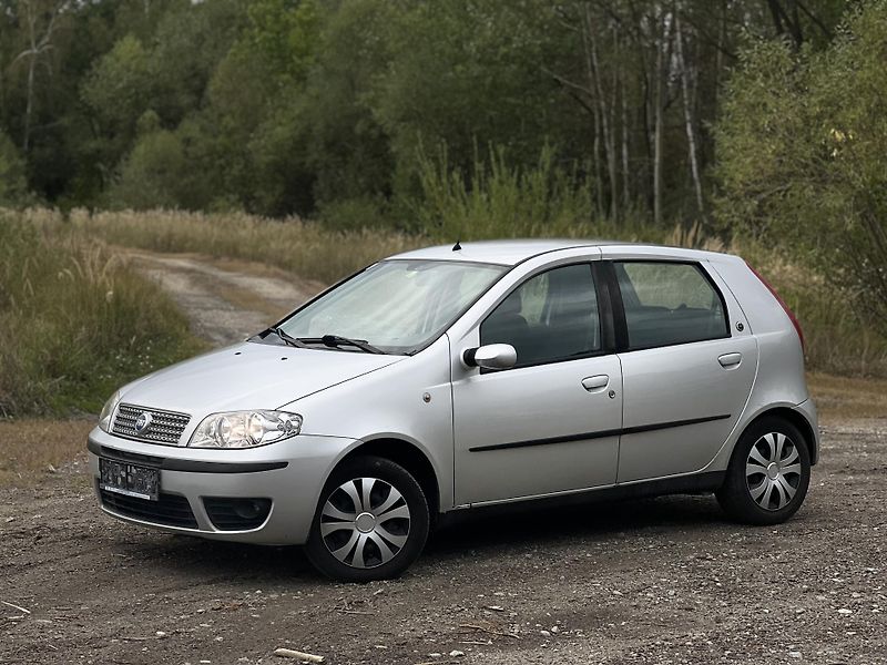 Fiat Punto (2009) - fotka 1 z 23