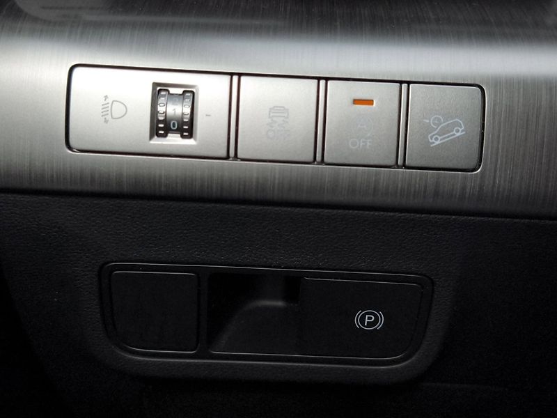Hyundai Kona (2024) COMFORT CLUB 1.0 T-GDi 88kW, Č - fotka 16 z 27