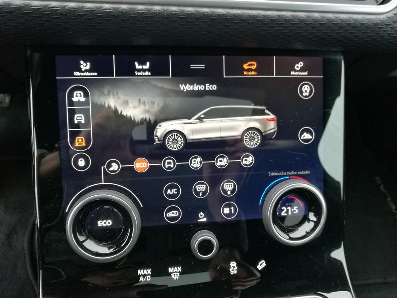 Land Rover Range Rover Velar 3,0 D300 SE - fotka 9 z 22
