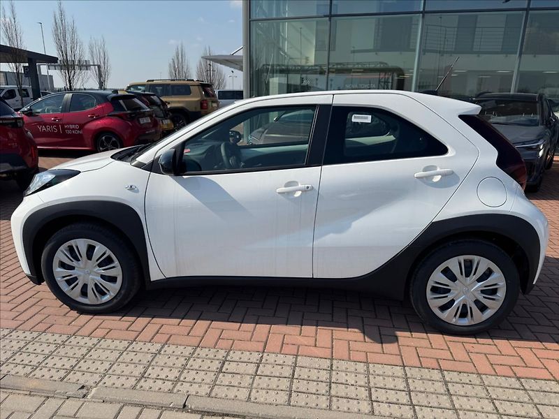 Toyota Aygo (2025) 1,0 5/MT Comfort - fotka 9 z 12