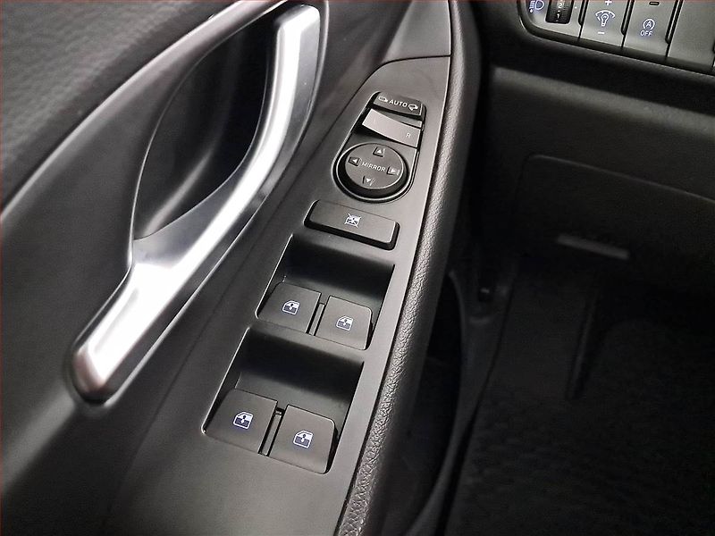 Hyundai i30 (2023) Smart 1.0 T-GDI - fotka 19 z 19