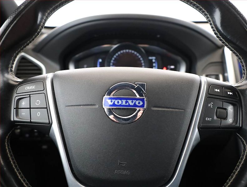 Volvo XC60 (2014) R-Design D5, 4X4, Automat - fotka 8 z 20