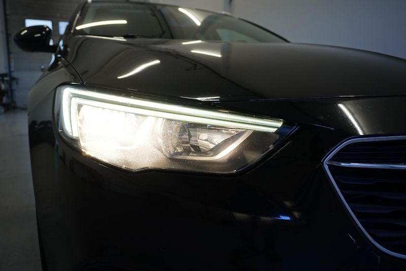 Opel Insignia 2,0T 260PS SPORTS TOURER 4X4 A - fotka 10 z 31