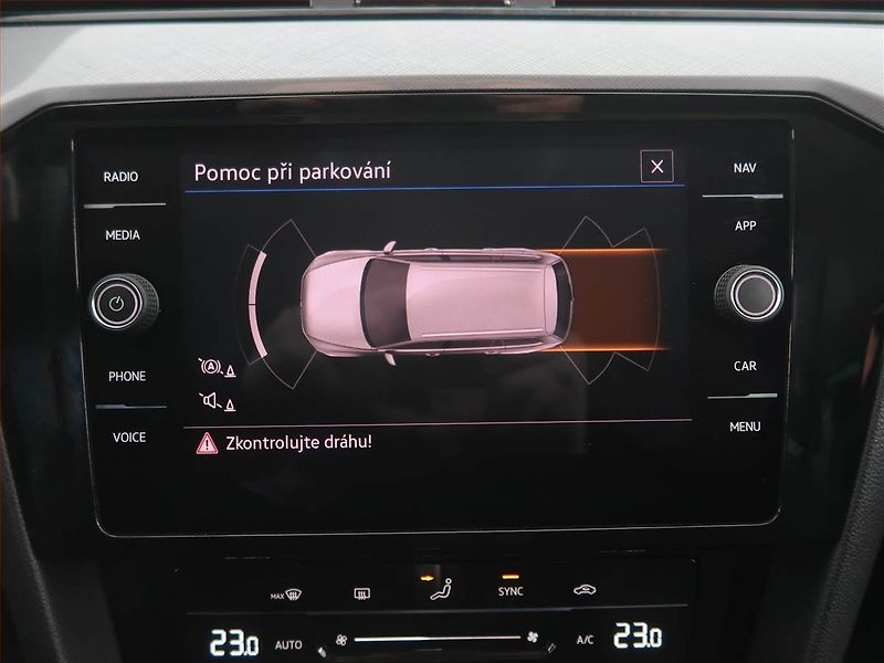 Volkswagen Passat (2021) Business 2.0 TDI, Automat - fotka 18 z 21