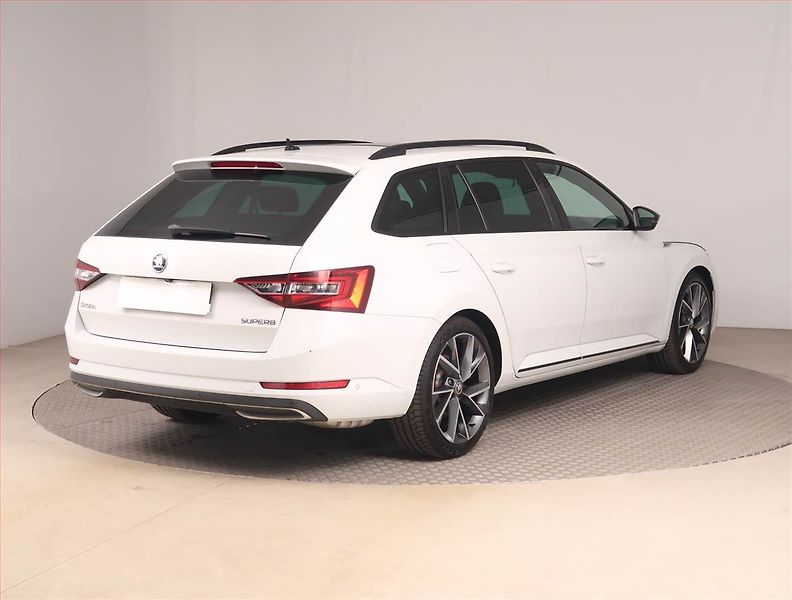 Škoda Superb (2017) Sportline 2.0 TSI, Automat - fotka 5 z 23