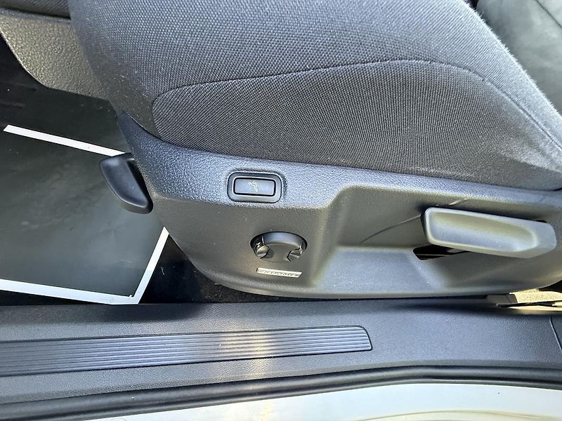Volkswagen Touran (2021) 2,0TDi 110kW HIGHLINE 7-míst - fotka 9 z 19