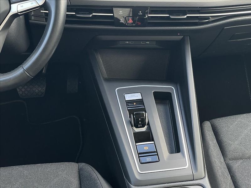 Volkswagen Golf 1,5 eTSI DSG Life  Variant - fotka 12 z 23
