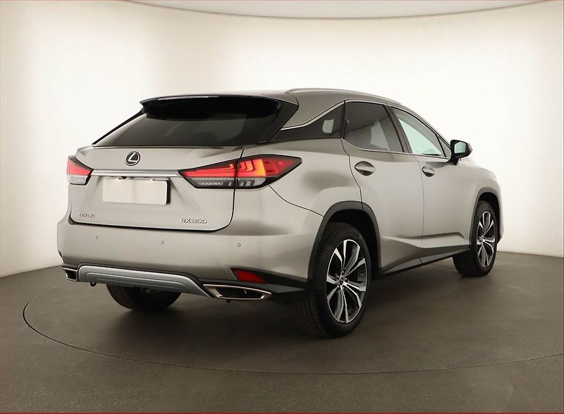 Lexus RX 400h (2023) 300 AWD - fotka 5 z 21