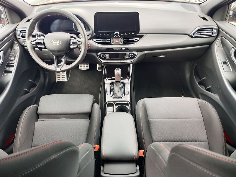 Hyundai i30 1.5 T-GDI/103kW N-Line DCT - fotka 14 z 35