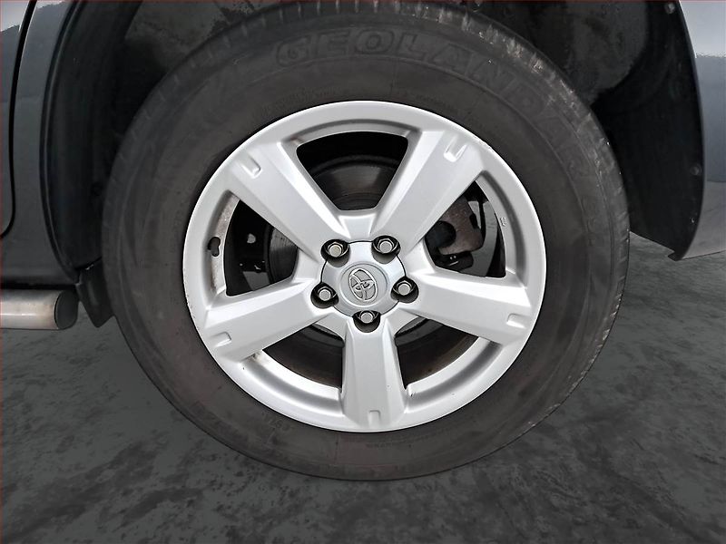 Toyota RAV4 (2008) 2.2 D-4D, 4X4, Navi, Tempomat - fotka 15 z 16