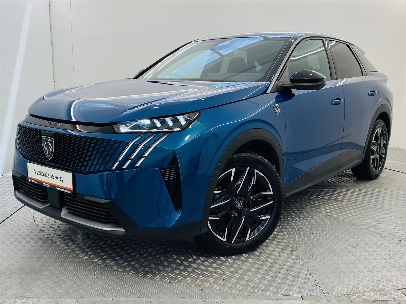 Peugeot 3008 1,2 e-DCS6 Hybrid Allure