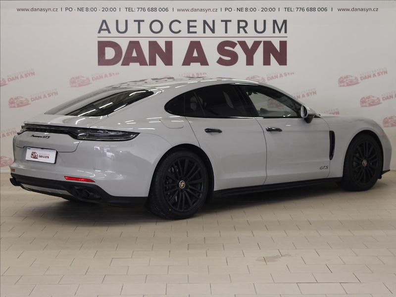 Porsche Panamera 4,0 GTS 368 kW zánovní stav - fotka 4 z 36