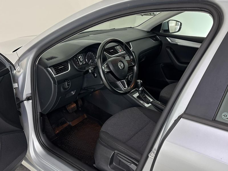 Škoda Octavia DSG,Ambition - fotka 6 z 27