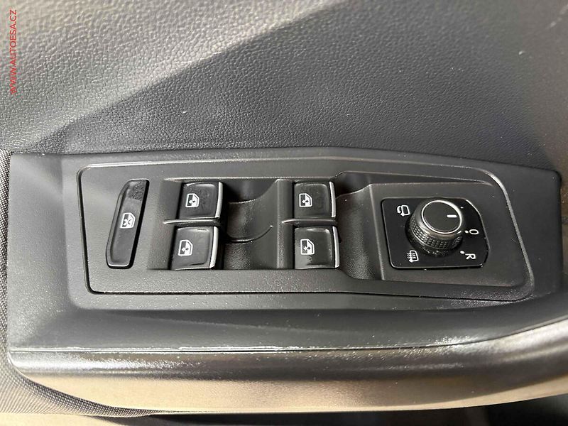 Volkswagen T-Roc (2019) 1.6 TDi, Comfortline, +ALU - fotka 12 z 17