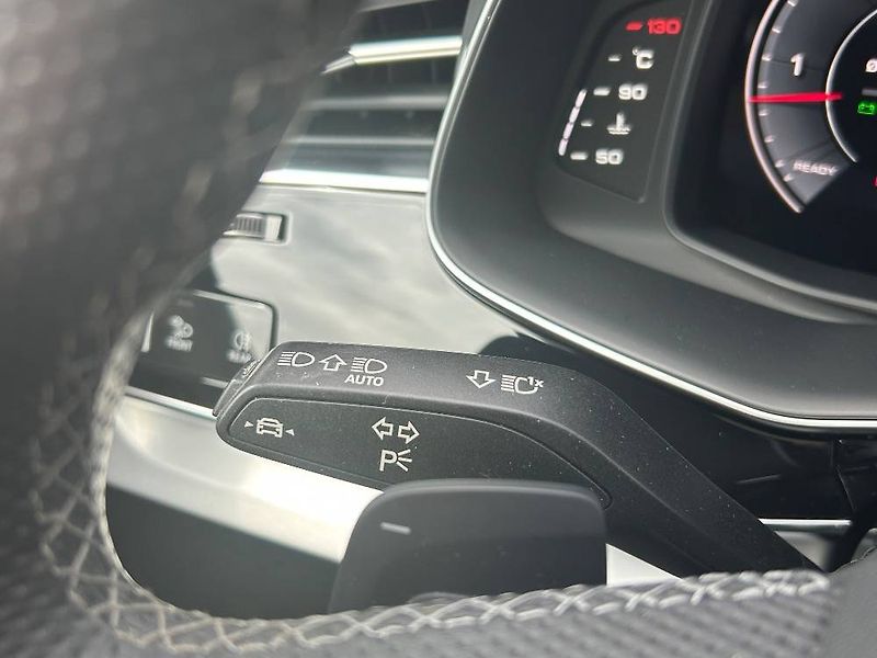 Audi Q7 50 Sline Quattro 8TT 3,0TDI - fotka 14 z 27