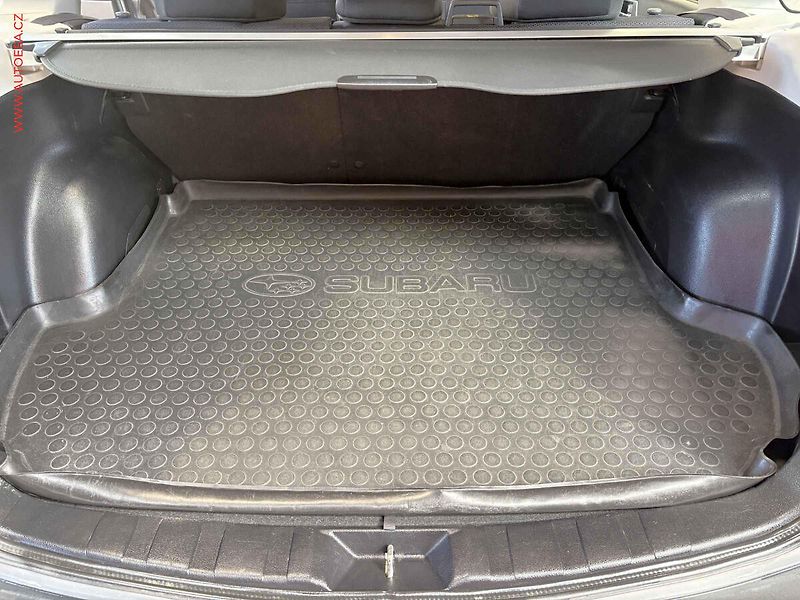 Subaru Forester (2011) 2.0i AWD, Střešní okno - fotka 7 z 15