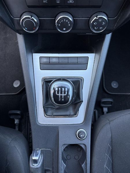 Škoda Octavia 1.6 TDI 85 kW - fotka 18 z 22