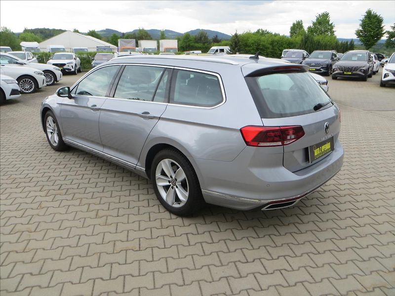 Volkswagen Passat 1,5 TSI 110kW DSG Elegance ČR - fotka 5 z 26