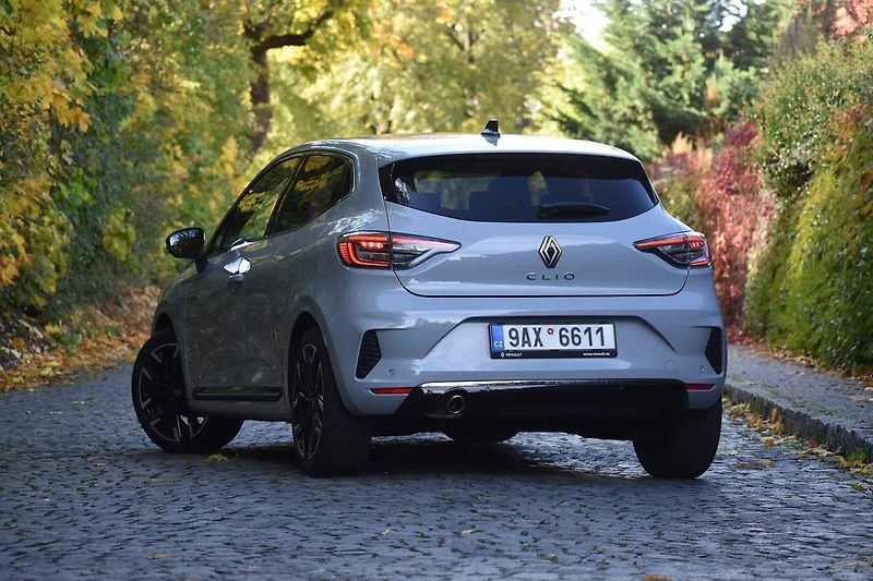 Nerovnosti zvládá auto skvěle