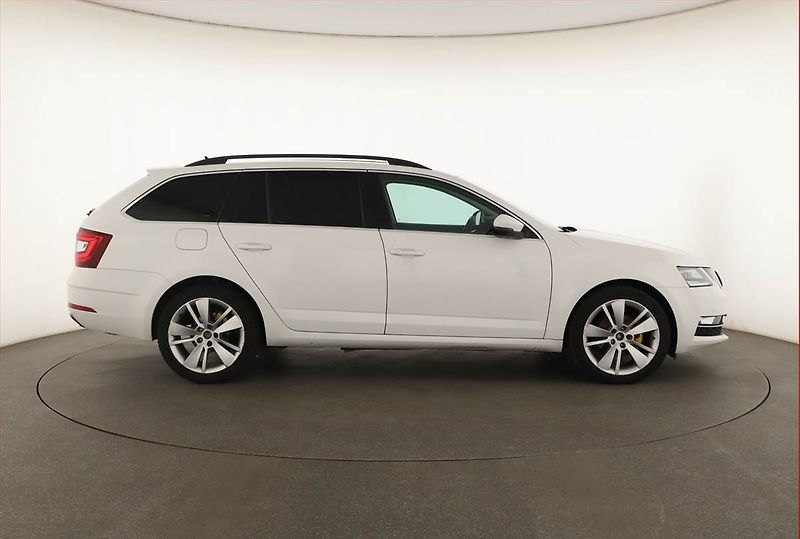 Škoda Octavia (2020) 2.0 TDI, Automat, Tempomat - fotka 6 z 19