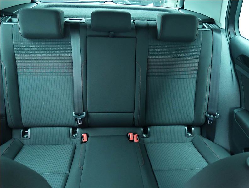 Volkswagen Golf (2017) 1.5 TSI, Navi, Tempomat - fotka 10 z 17